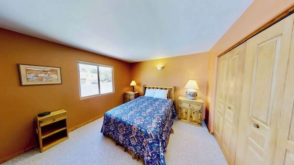 3 chambres, fer et planche à repasser, Wi-Fi gratuit, draps fournis