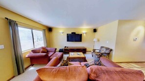 TV, fireplace - Castle View - 3368, 3 Bed 2 Bath Town Home On Moab (Moab)
