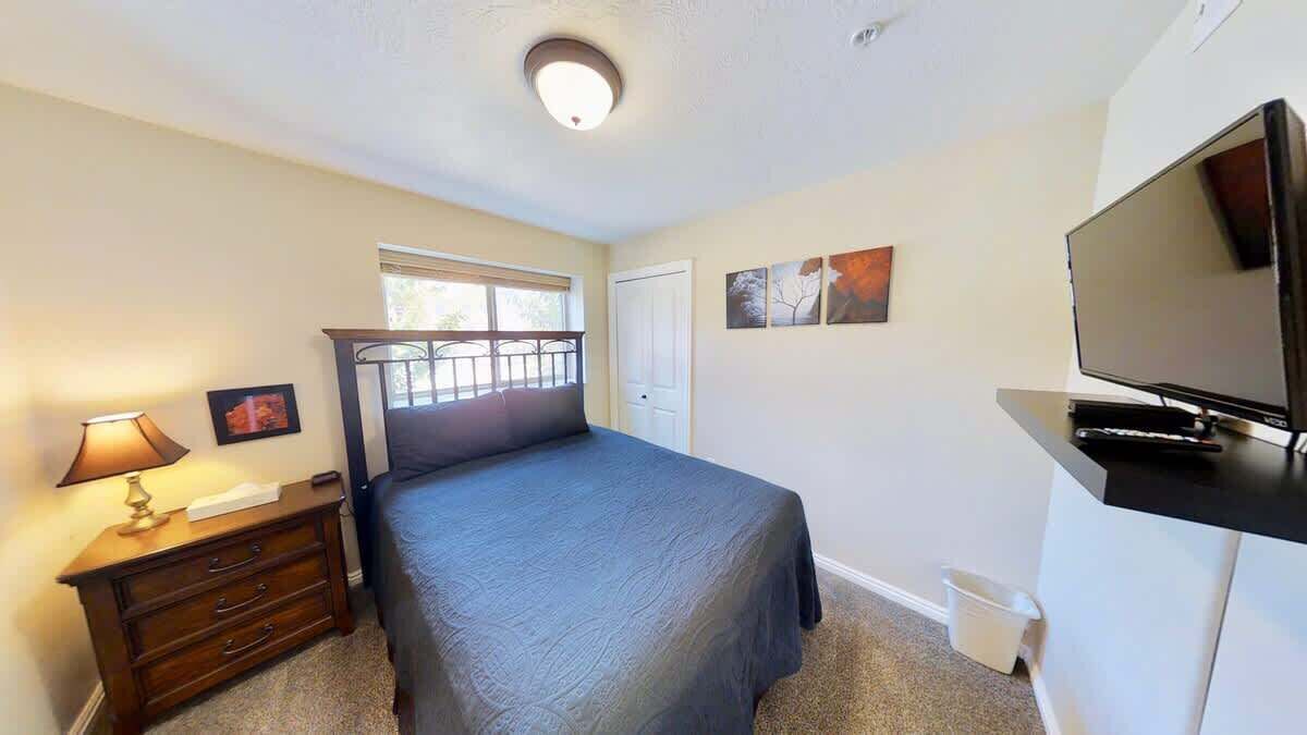 3 habitaciones, tabla de planchar con plancha y wifi gratis 