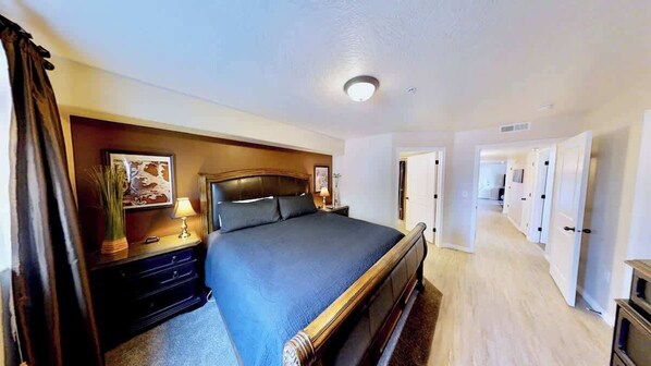 3 bedrooms, iron/ironing board, free WiFi, bed sheets - Red Cliffs Condos - 1B, Dramatic Moab Rim Views, L (Moab)
