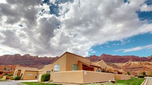Exterior - Desert Oasis #X1, Private Hot Tub, Pet Friendly Condo, Stunning Views (Moab)