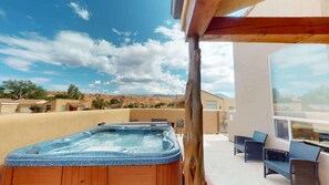 Terrace/patio - Desert Oasis - X1, Private Hot Tub, Pet Friendly (Moab)
