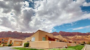 Exterior - Desert Oasis - X1, Private Hot Tub, Pet Friendly (Moab)