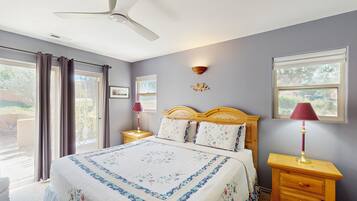 3 bedrooms, iron/ironing board, Internet, bed sheets