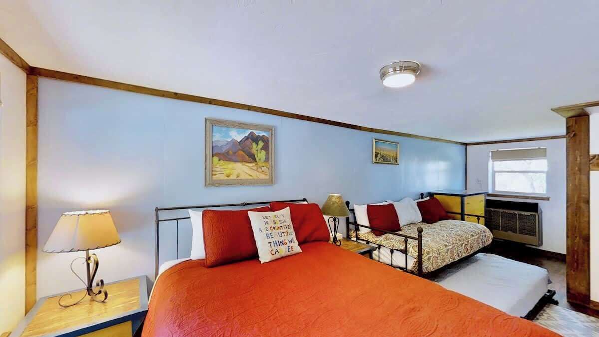 1 bedroom, free WiFi, bed sheets