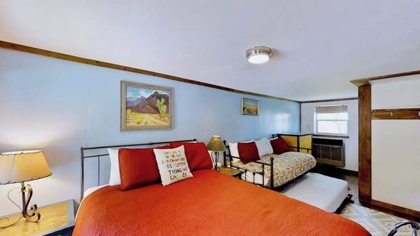1 bedroom, free WiFi, bed sheets