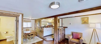 Pack Creek - Creekside East, Economy and Comfort