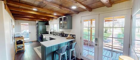 ميكروويف، فرن، ماكينة لصنع القهوة/الشاي، محمصة خبز