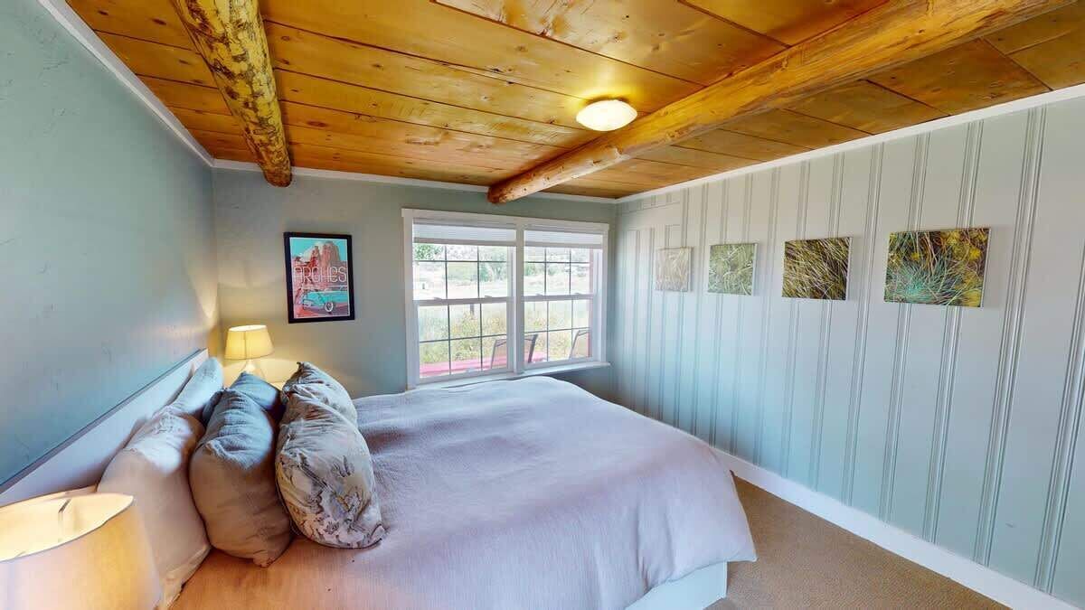 2 bedrooms, iron/ironing board, WiFi (free), bed sheets