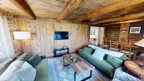 Smart TV y chimenea