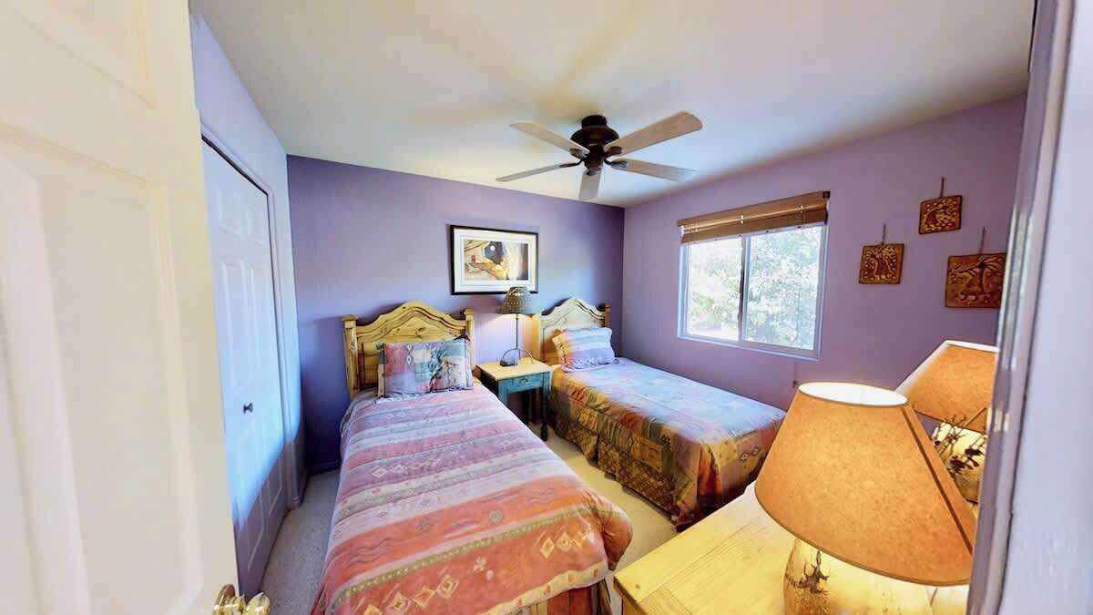 3 bedrooms, iron/ironing board, WiFi (free), bed sheets