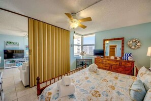 1 bedroom, iron/ironing board, free WiFi, bed sheets - Estero Beach & Tennis Club #508c - Beachfront (Fort Myers Beach)