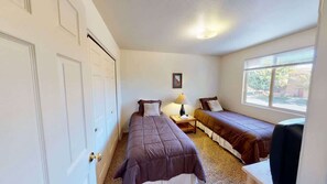 3 habitaciones, tabla de planchar con plancha y wifi gratis