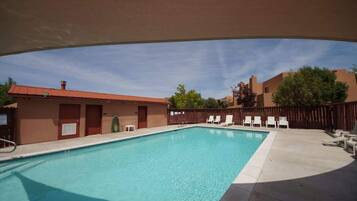 Beheizter Pool