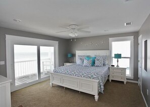 4 bedrooms, iron/ironing board, free WiFi, bed sheets - Beach Front, dog friendly, 20 steps to Beach! (Cape San Blas)