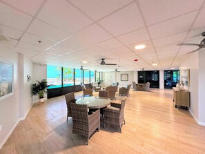 Dining - Carlos Pointe #531 - Beachfront Condo with Great Views! (Fort Myers Beach)