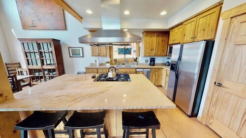 Rim View Retreat - 14, Luxurious Stand-Alone 3 Be