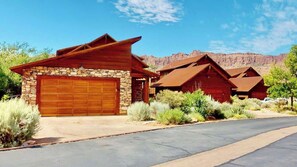 Exterior - Rim View Retreat - 14, Luxurious Stand-Alone 3 Be (Moab)