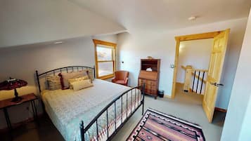3 bedrooms, iron/ironing board, WiFi (free), bed sheets