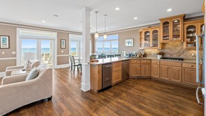 Private kitchen - 4 Bdrm Gulf Front Home w/Private Pool (Cape San Blas)
