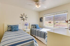 3 bedrooms, iron/ironing board, Internet, bed sheets