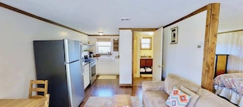 Pack Creek - Creekside West, Economy and Comfort