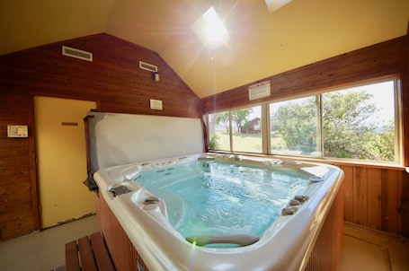 Interior. Pack Creek ~ Creekside West | 1 Bed, 1 Bath