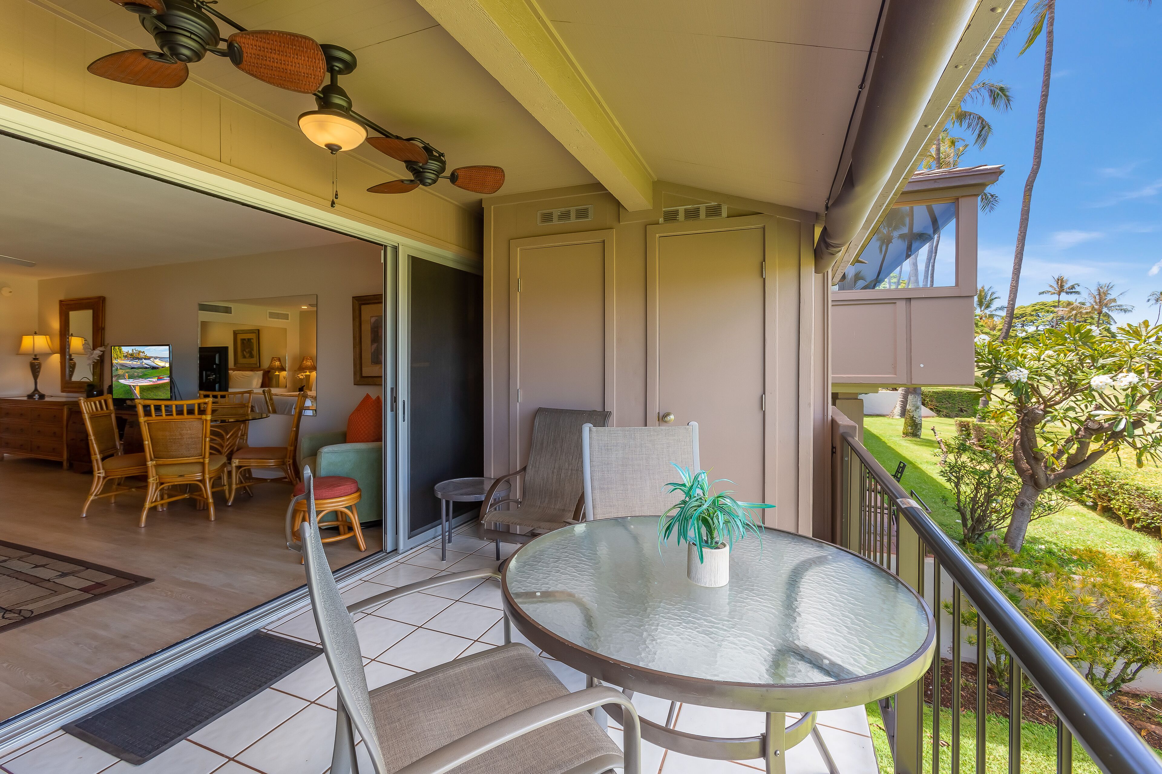 Sparkling Studio with Golf Course & Ocean Views plus Resort Pool