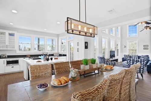 Gulf & Bay Views | Pet Friendly | Sleeps 18