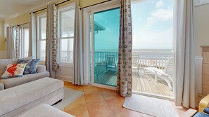 Smart-TV, DVD-Player, Bücher