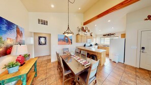 Fridge, microwave, oven, stovetop - La Sal Overlook #S3 | 3 Bed, 2 Bath (Moab)