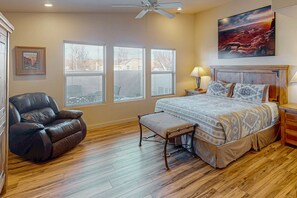 3 bedrooms, iron/ironing board, internet, bed sheets - Updated Dog-Friendly Condo with Seasonal Pool & Hot Tub - Near Arches (Moab)