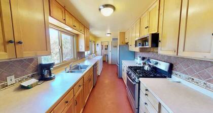Pack Creek - Ranch House, Hot Tub, Sauna, Cabin