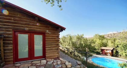 Pack Creek Ranch House + Outdoor Complex -allas + Sauna = Perfect Moab Getaway