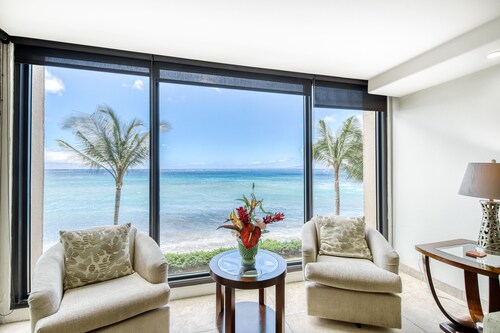 Une escapade parfaite en bord de mer avec piscine, bain à remous et vues magnifiques