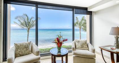 Une escapade parfaite en bord de mer avec piscine, bain Ă remous et vues magnifiques