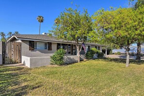 Exterior - Swim, Putt & Explore! Classic Desert Phoenix Ranch (Phoenix)