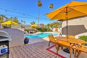 Outdoor dining - Swim, Putt & Explore! Classic Desert Phoenix Ranch (Phoenix)