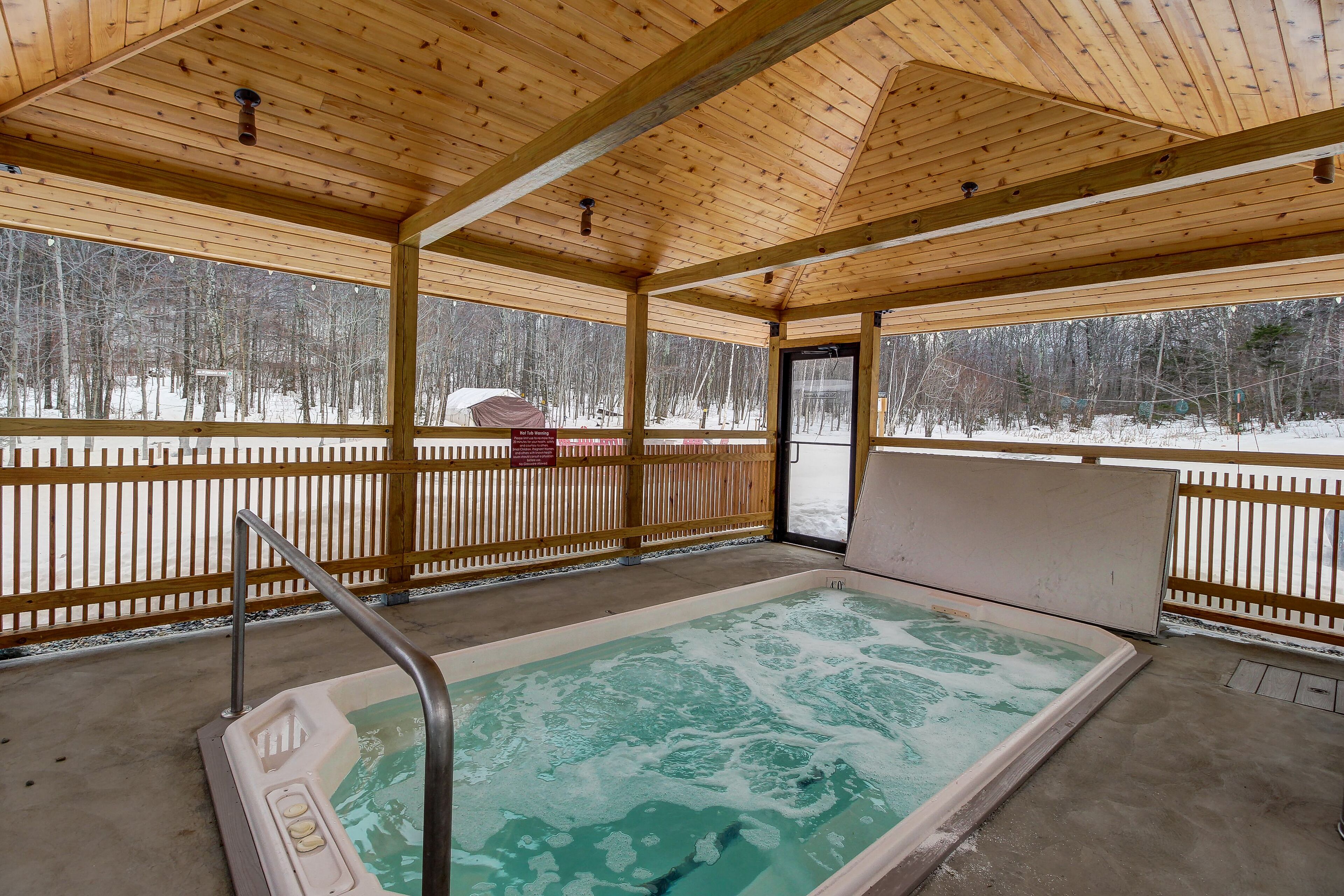 Bain à remous extérieur