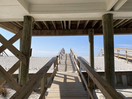 Gulf Front!  Elevator!  Just steps to the ocean!