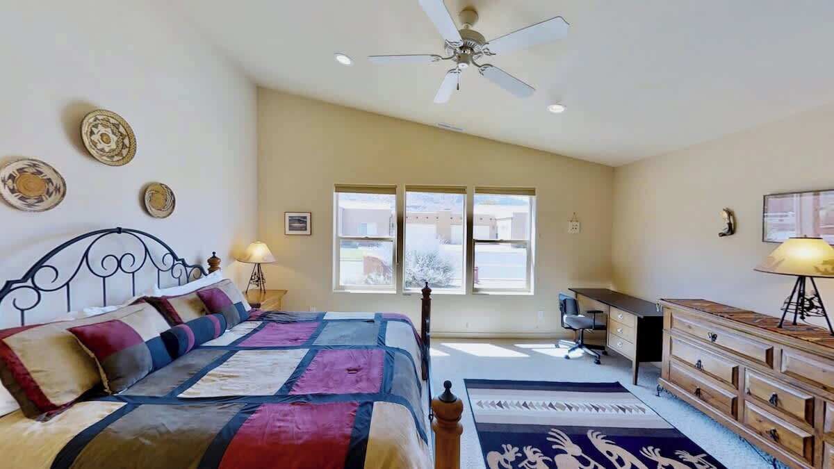 3 chambres, fer et planche à repasser, Wi-Fi gratuit, draps fournis