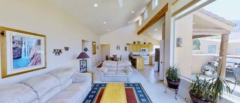TV, fireplace, stereo