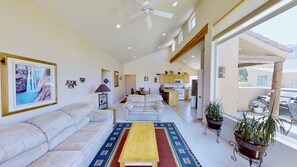 电视、壁炉、立体声音响