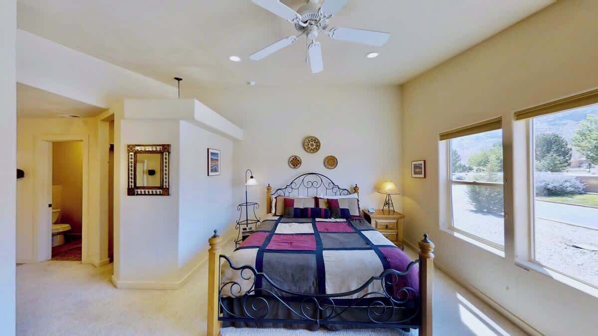 3 bedrooms, iron/ironing board, WiFi (free), bed sheets