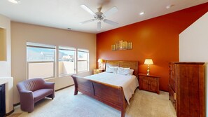 3 bedrooms, iron/ironing board, free WiFi, bed sheets