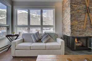 Flat-screen TV, fireplace - Private Mountain Town home Pet Friendly - with Great Views! WD12 (Copper Mountain)