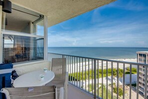 Outdoor dining - Estero Beach & Tennis Club #1007a - Beachfront (Fort Myers Beach)