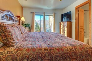 3 عدّة غرف نوم ومكواة/لوح كي وواي فاي وملاءات أسرّة