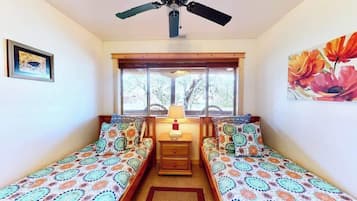 3 bedrooms, iron/ironing board, WiFi (free), bed sheets