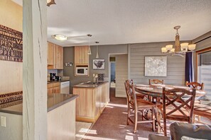 Dining - Beautiful Mountain Condo 1 Minute to Lift, Hot Tub AN210 (Copper Mountain)